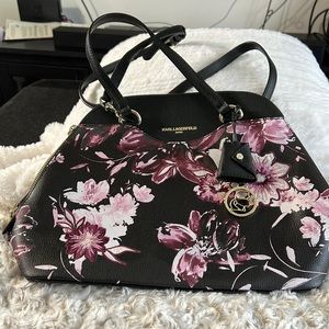 Karl Lagerfeld leather shoulder bag
10.5 height
14 width